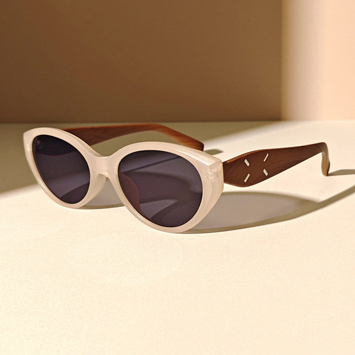 Fashionable Sunglasses in Elegant Cat-Eye Style Kalsten