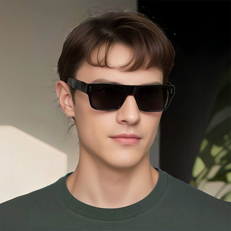 Women's sunglasses in a modern square design Kalsten