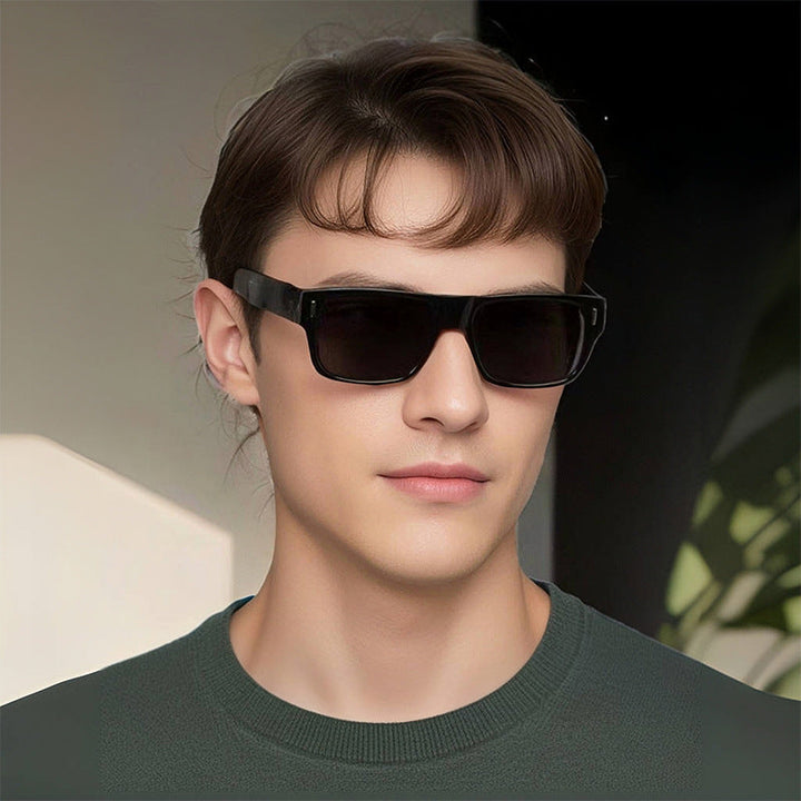 Women's sunglasses in a modern square design Kalsten