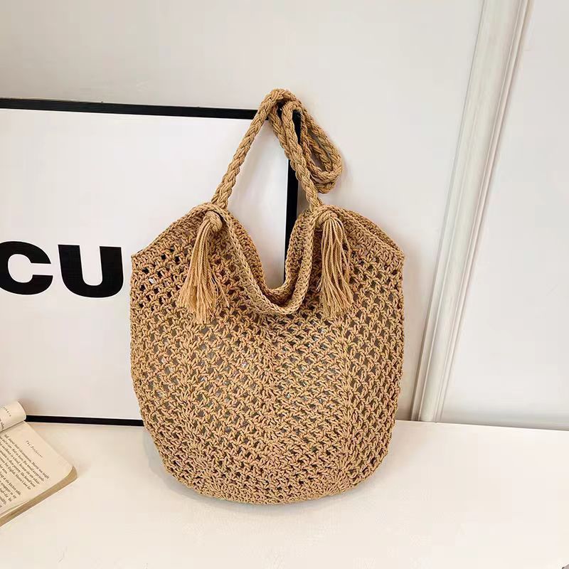 Handcrafted straw bag with tassels Kalsten