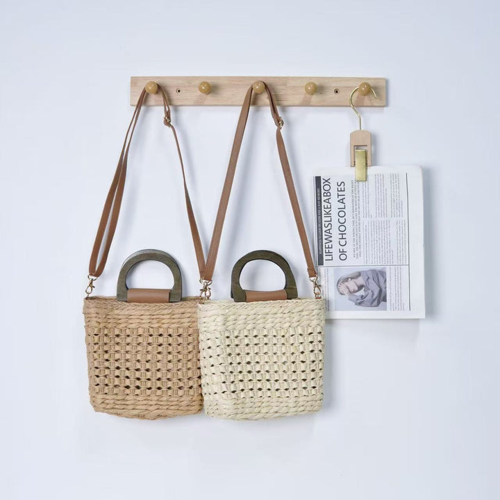 Woven natural material handbag with comfortable shoulder carrying device Kalsten