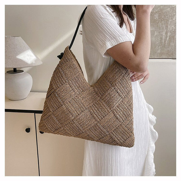 Creative and Sustainable Straw Bag Kalsten
