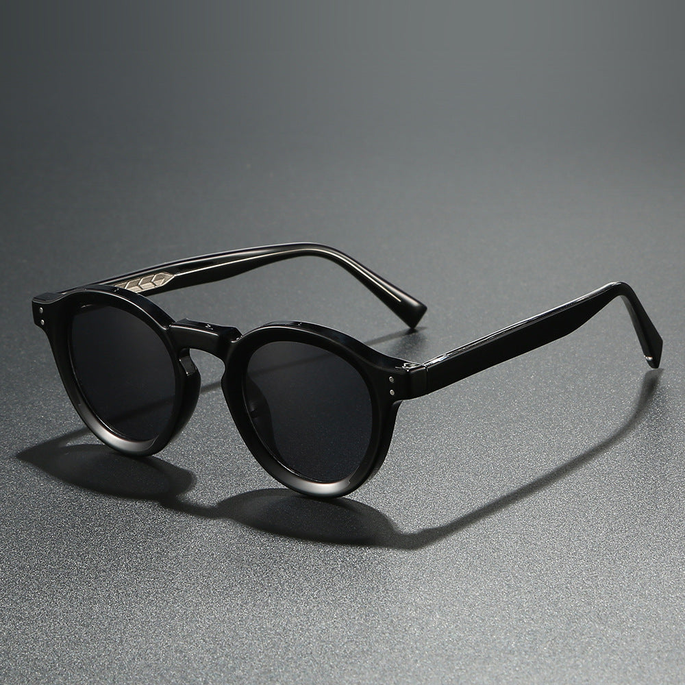 Ladies fashionable sunglasses in a stylish round design by Kalsten