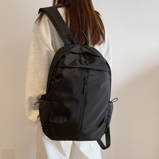 Everyday backpack with smart compartment system and water-repellent material Kalsten