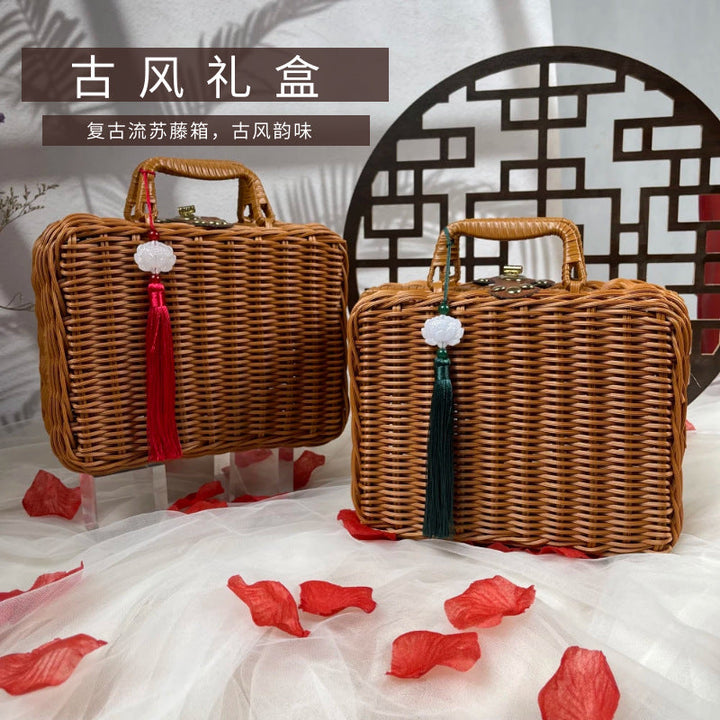Women stylish and decorative gift basket case Kalsten