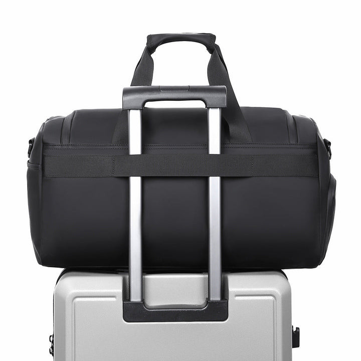 Sporty travel bag with extendable main compartment and multiple organizing pockets Kalsten