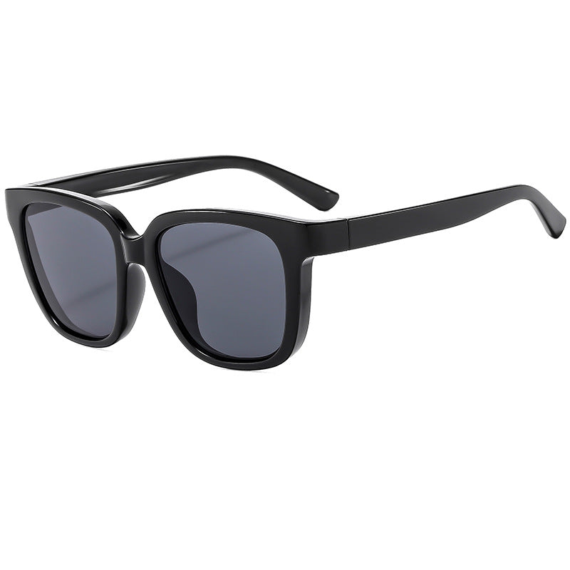 Ladies Cat-Eye Sunglasses with elegant and modern frame Kalsten