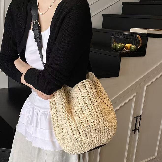 Hand-knotted shoulder bag Kalsten