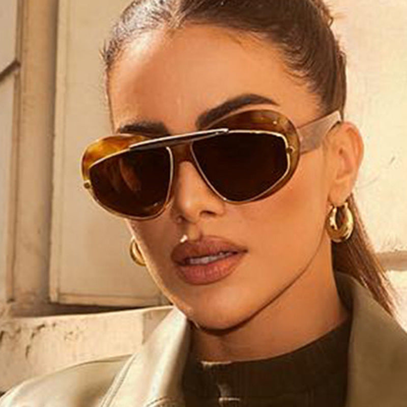 Women futuristic sunglasses with elegant frame Kalsten