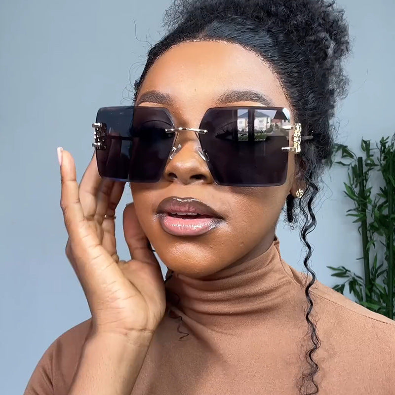 Women's fashionable sunglasses with exceptional design and golden accents Kalsten