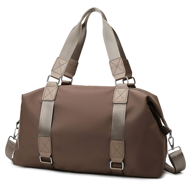Sports bag with ergonomic carrying handles and versatile interior Kalsten