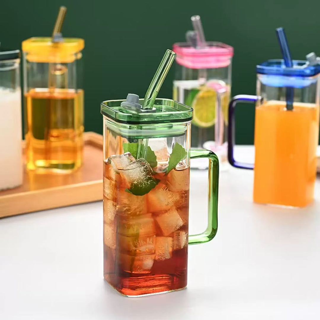 Women's drinking container with innovative lid system and integrated straw Kalsten