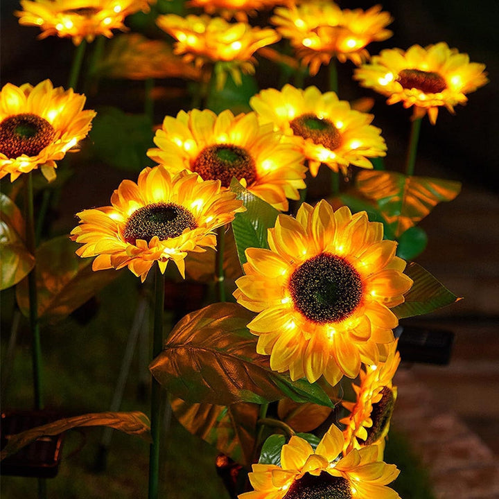 Lifelike Sunflower LED Garden Stake With Dusk-To-Dawn Sensor And Weatherproof Ground Spike Kalsten