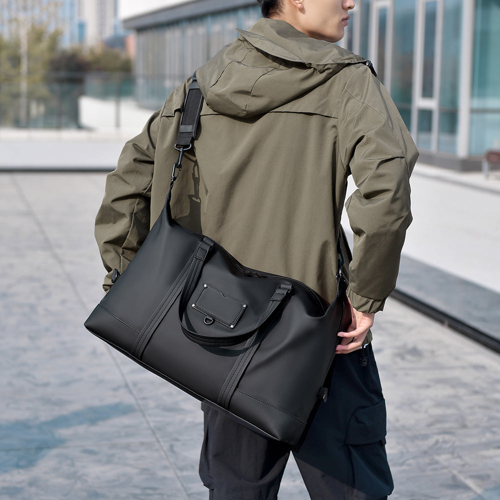 Sporty travel bag with stylish design and sturdy carrying handles Kalsten
