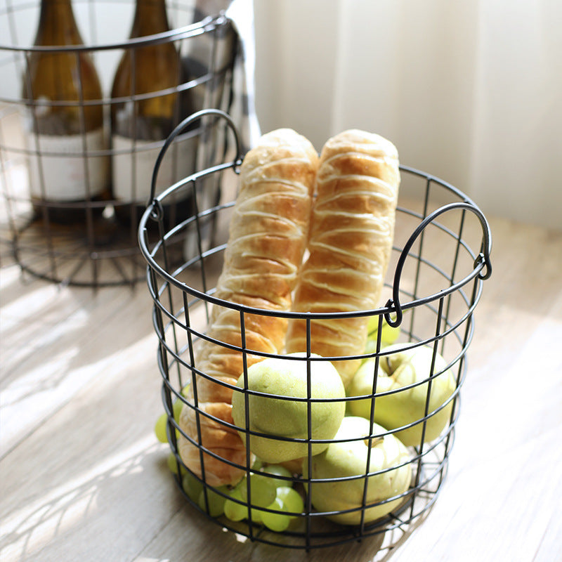 Unisex wire basket with ergonomic carrying lid Kalsten