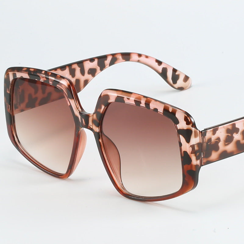 Women's modern square sunglasses with high-quality UV protection technologies Kalsten