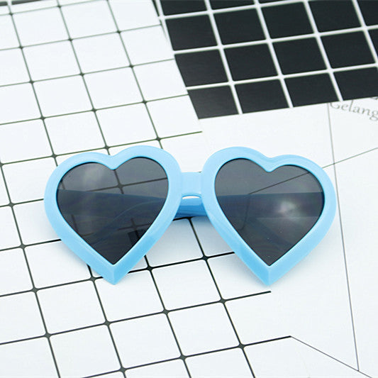 Women's Heart-Shaped Sunglasses in Modern Design Kalsten