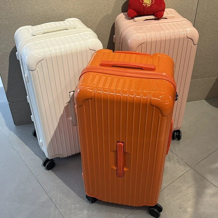Smart Charging Rolling Suitcase Kalsten