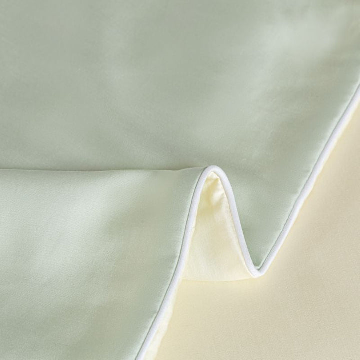 Ladies satin bed linen with stylish design Kalsten