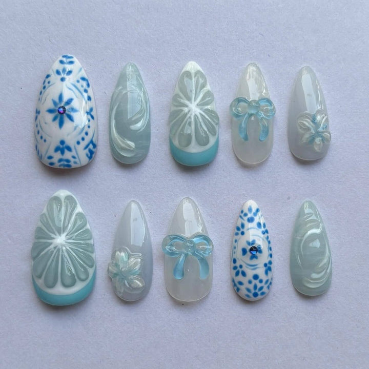 Elegant Floral-Design Press-On Nail Set Kalsten