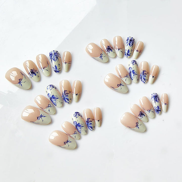 Artificial nails with floral pattern and elegant accents Kalsten