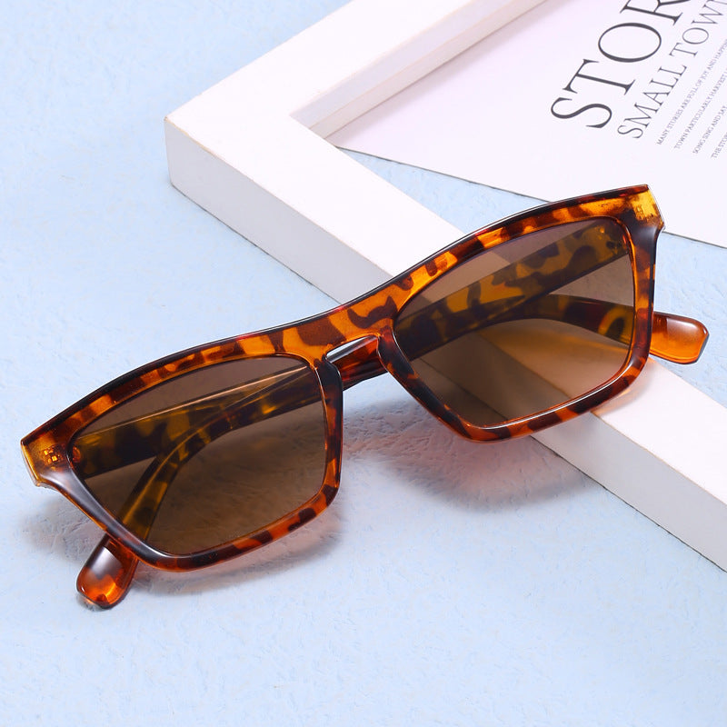 Ladies fashionable sunglasses in trendy geometric design Kalsten