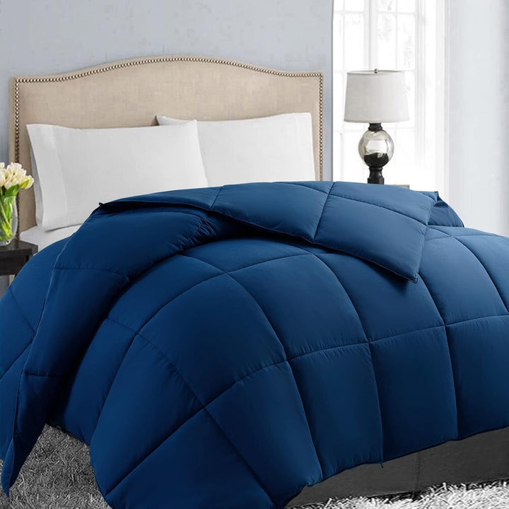 Luxurious All-Season Down Alternative Comforter Kalsten