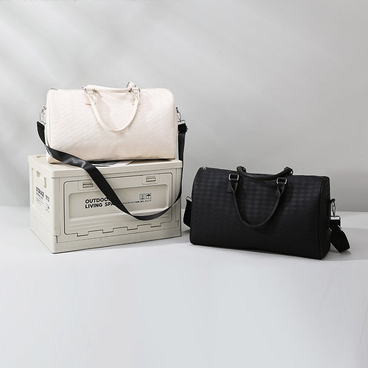 Sporty shoulder bag with structured outer material Kalsten