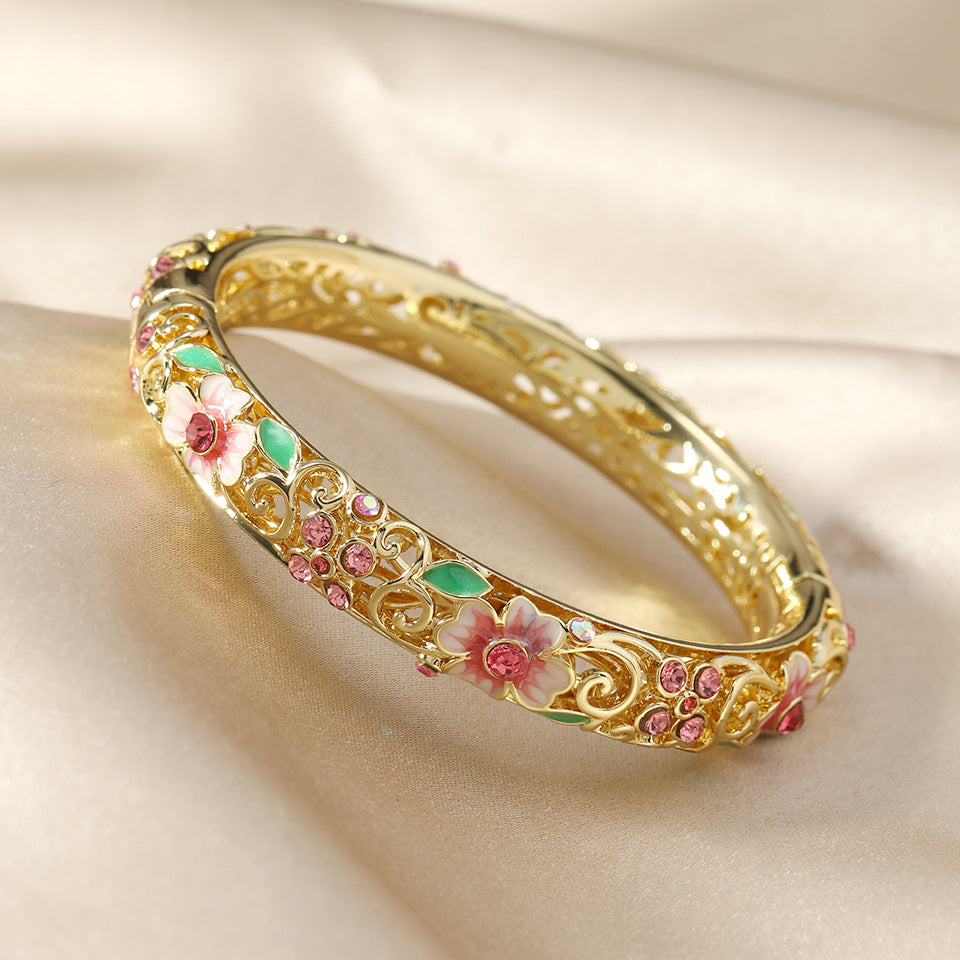 Skanto | 14k Diamond Accent Flower Bangle