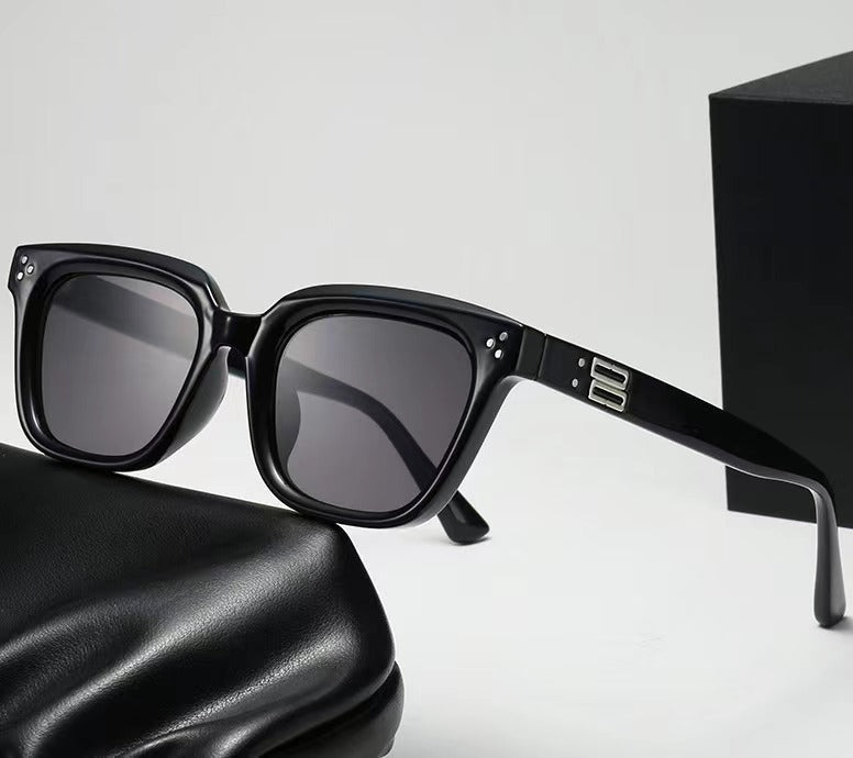 Women's trendy oversized sunglasses with sturdy plastic frame Kalsten