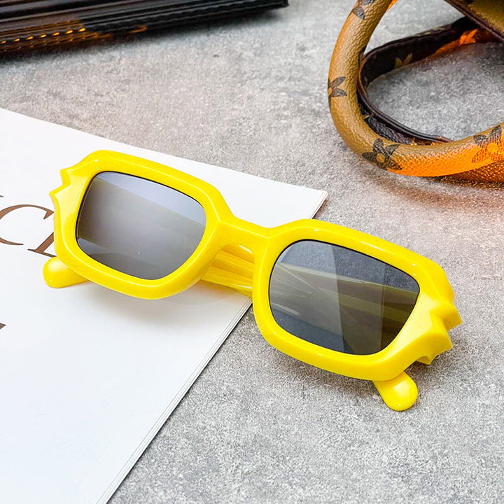 Women's fashionable sunglasses with striking frame Kalsten