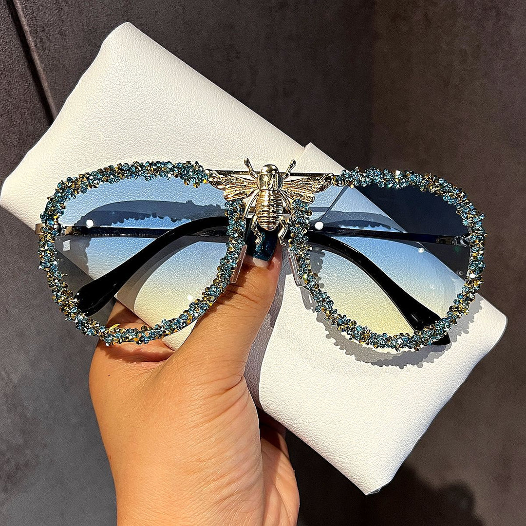 Women Glamorous Oversized Sunglasses with Unique Decorative Frame Kalsten