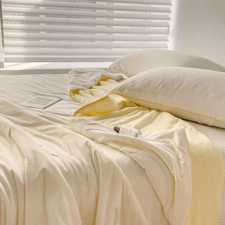 Women's high-quality duvet with a velvety surface and elegant quilting Kalsten