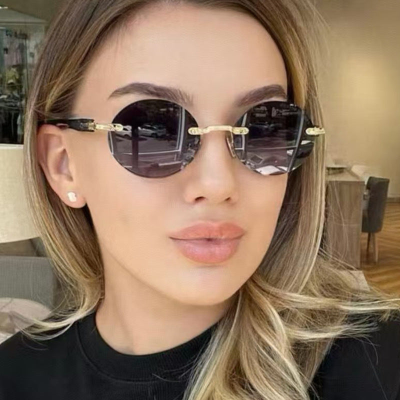 Women's round sunglasses with elegant wooden frame and UV protection Kalsten