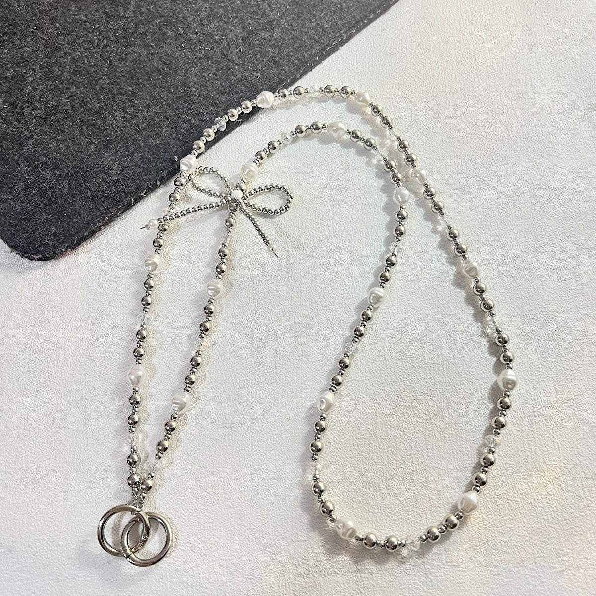 Stylish Pearl and Chain Necklace Acalora