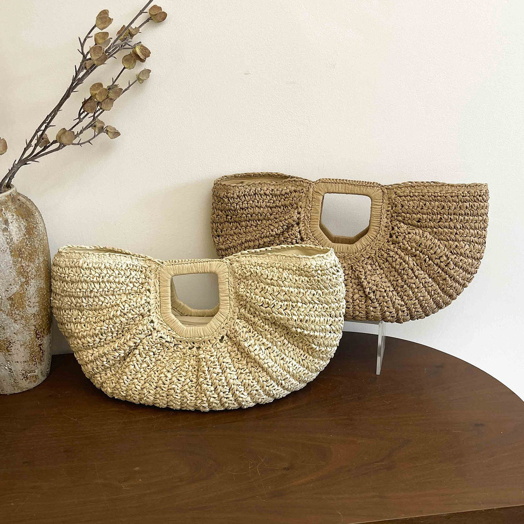 Handcrafted straw bag with elegant pleats Kalsten
