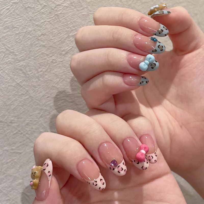 Long-lasting and Decorative Art Nails Kalsten