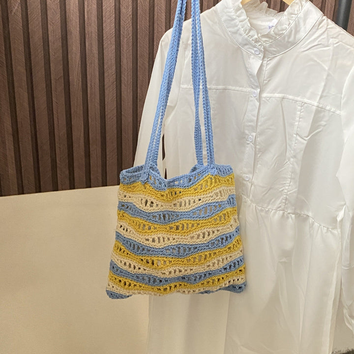 Hand-knotted beach bag with wave pattern Kalsten