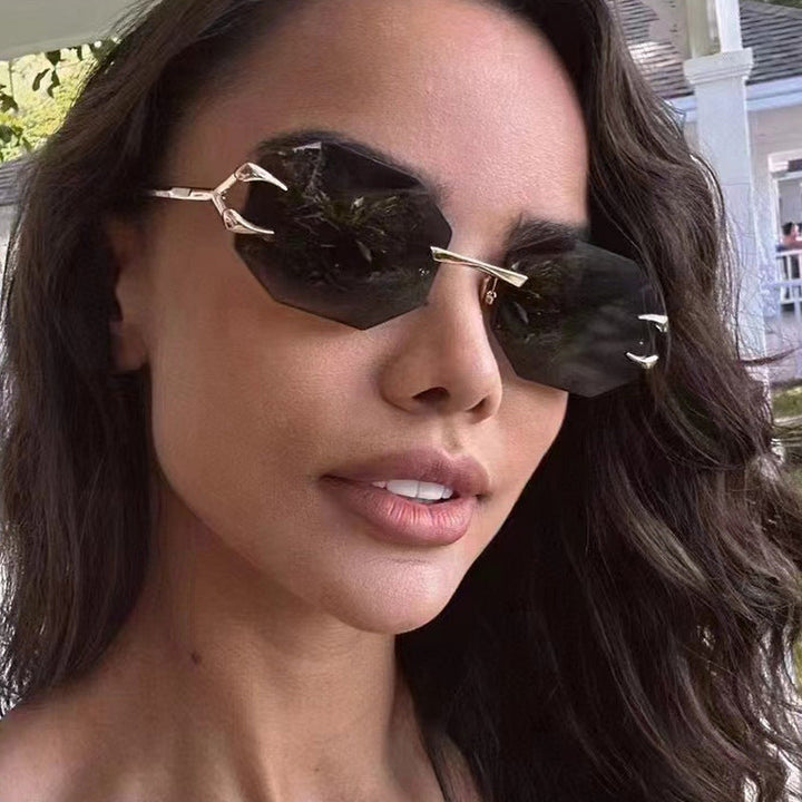 Women's geometric sunglasses with modern metal frame Kalsten