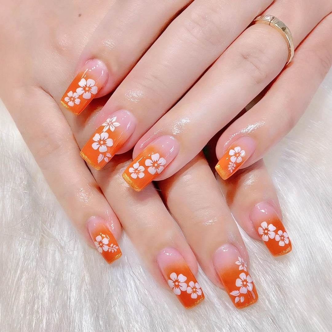 High-quality artificial nails with floral accents Kalsten
