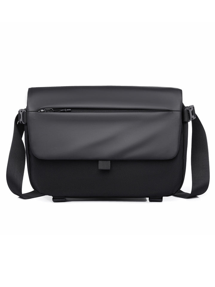 Messenger bag with versatile compartments and water-repellent material Kalsten