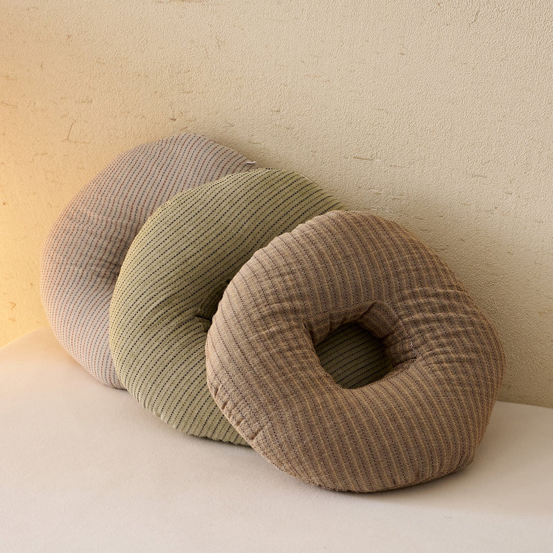Comfortable donut pillow with ergonomic design Kalsten