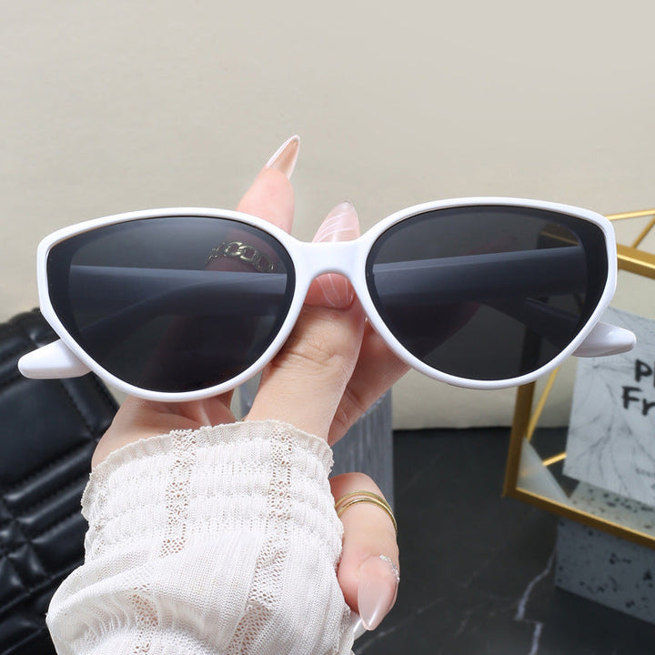 Women Cat-Eye Sunglasses with Modern Design Kalsten