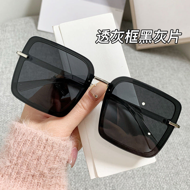 Women's trendy sunglasses in modern square design Kalsten