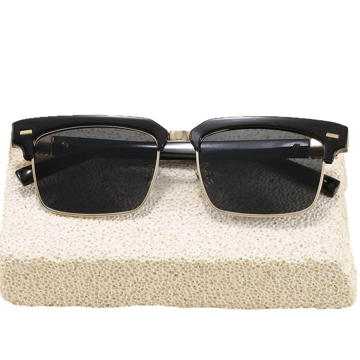 Fashion sunglasses with square frame and stylish design Kalsten