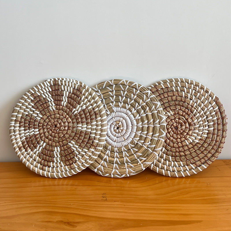 Handcrafted coaster made of natural fiber Acalora