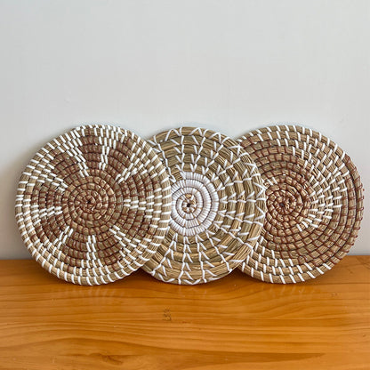 Handcrafted coaster made of natural fiber Acalora
