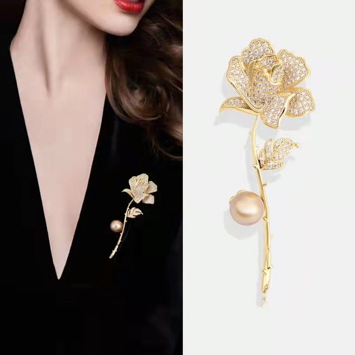 Elegant Brooch in Flower Shape with Rhinestones and Pearl Kalsten