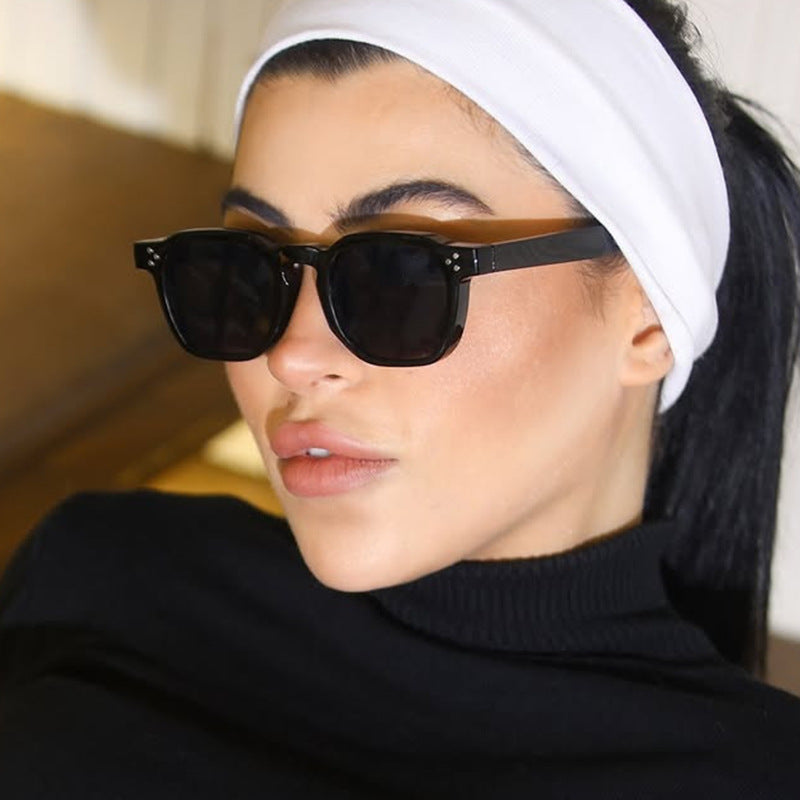 Ladies fashionable sunglasses in trendy hexagon design Kalsten