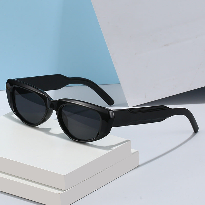 Women's fashionable cat-eye sunglasses with extravagant silhouette Kalsten
